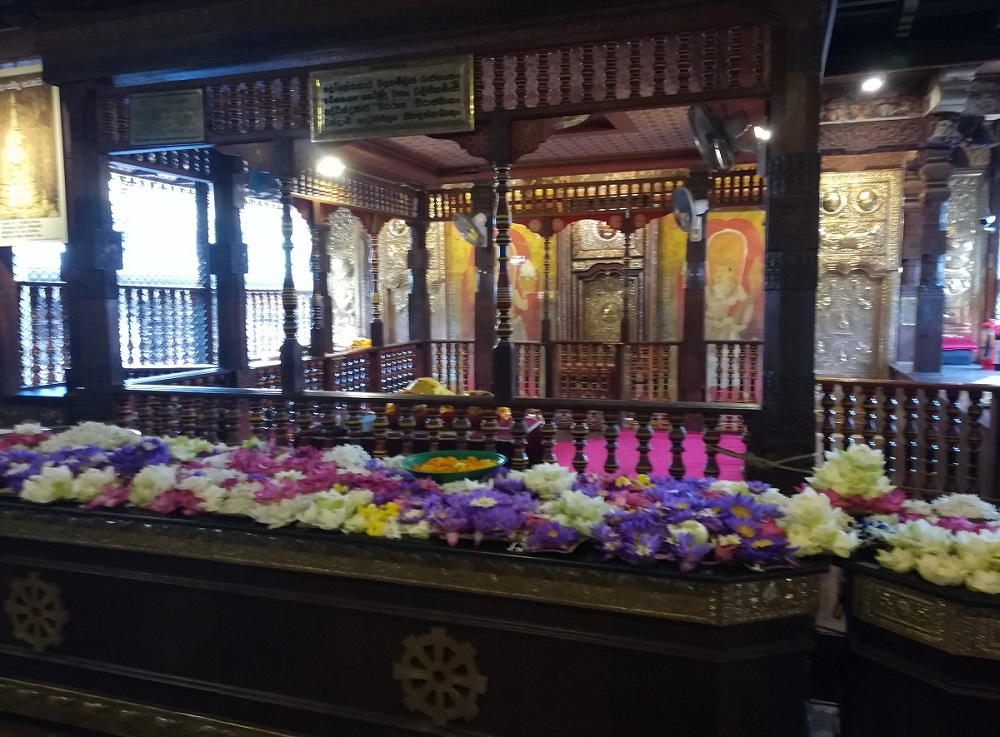 Dintele Lui Buddha